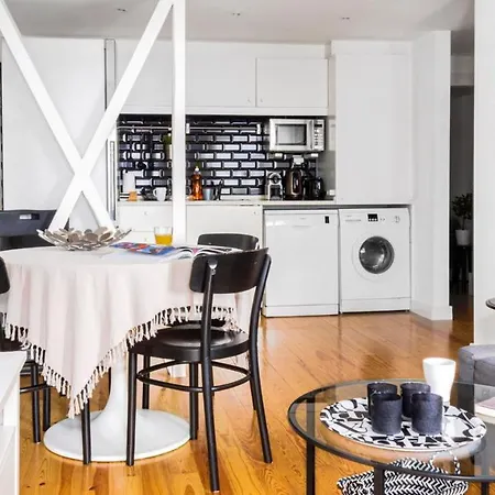 Plum Guide - The Anchor Apartment Lisbon