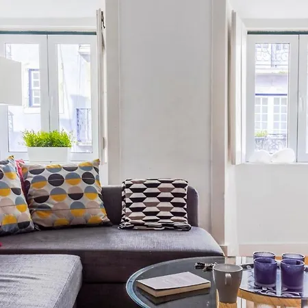 Plum Guide - The Anchor Apartment Lisbon