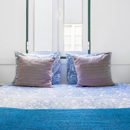 Apartment Plum Guide - The Anchor Lisbon